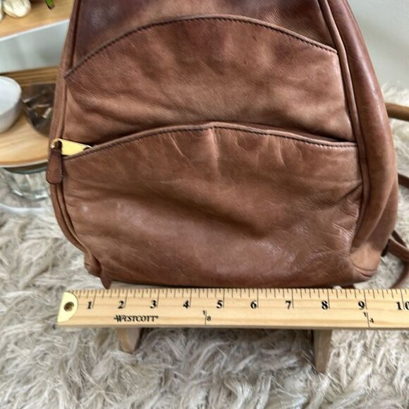 ILI New York, Toronto Distressed & Faded Brown Leather Mini Backpack - Picture 17 of 17